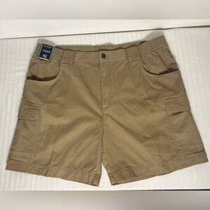 NWT ROUNDTREE & YORKE CASUALS CARGO SHORTS TAN ELASTIC WAIST 42 T1